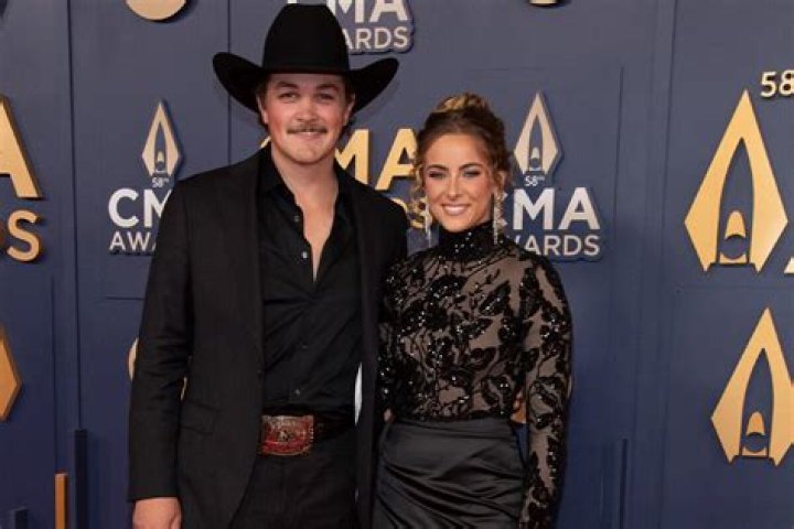 How Old Is Zach Top Wife: The Untold Truth