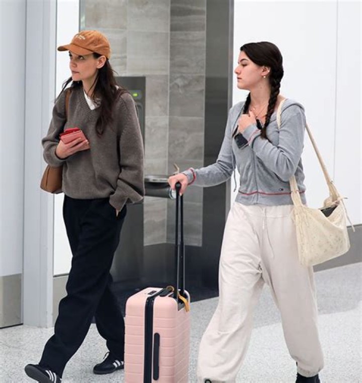 Suri Cruise's Height: Uncovering The Truth