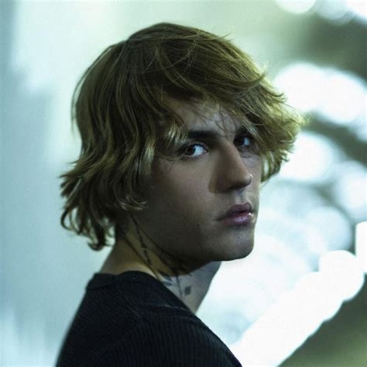 The Ultimate Guide To Justin Bieber: From Pop Prince To Musical Icon