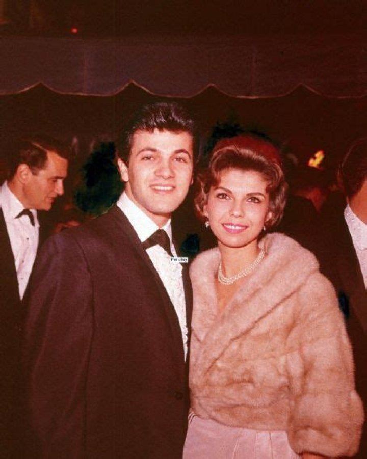 The Ultimate Guide To Nancy Sinatra's Love Life