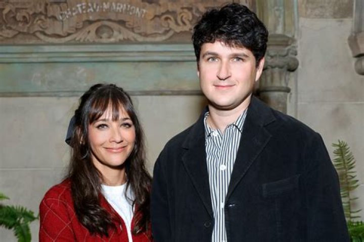 Discover The Husband Of Rashida Jones: Uncover The Details