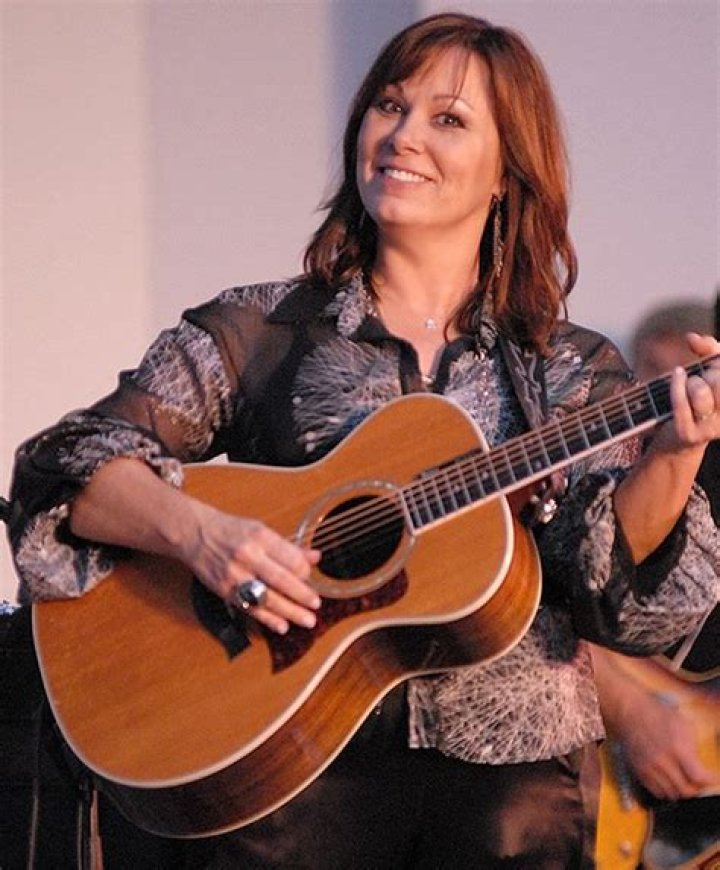 Discover The Age Of Acclaimed Singer-Songwriter: Suzy Bogguss