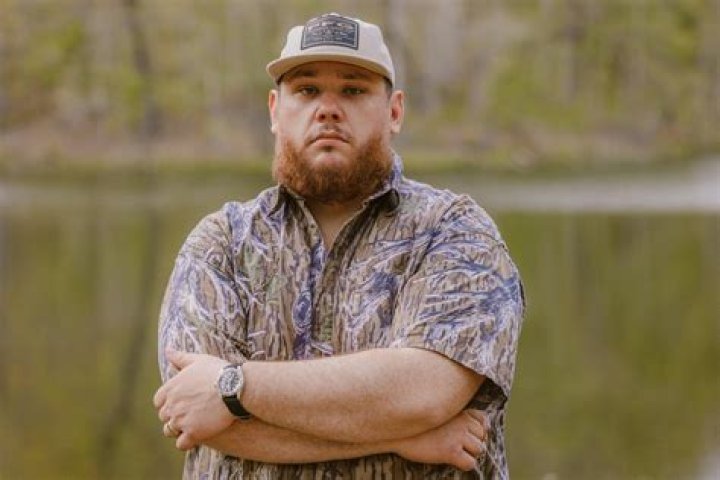 Which Political Party Does Luke Combs Support? Discover His Political Affiliation